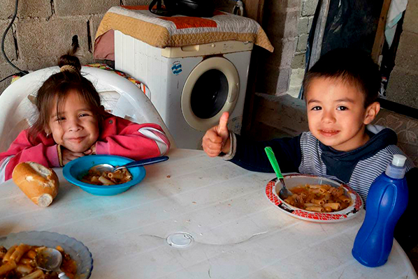 Máscaras por um alimento não perecível